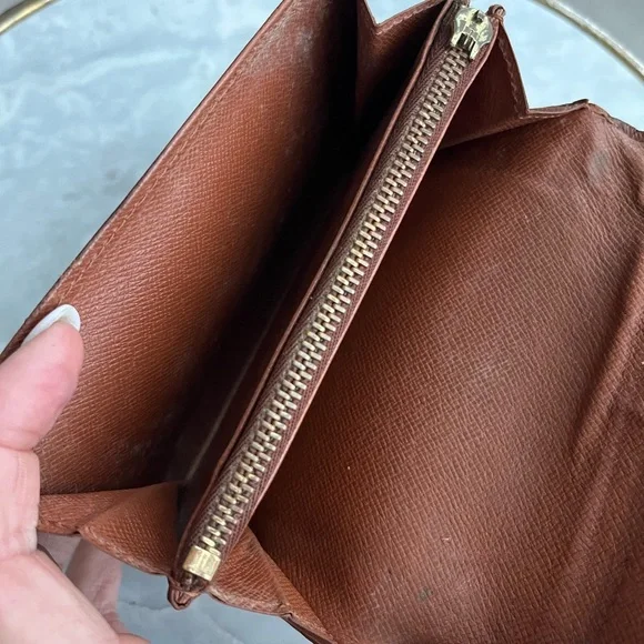 Louis Vuitton Monogram Brown Signature Compact Wallet CA1907 - Picture 11 of 16